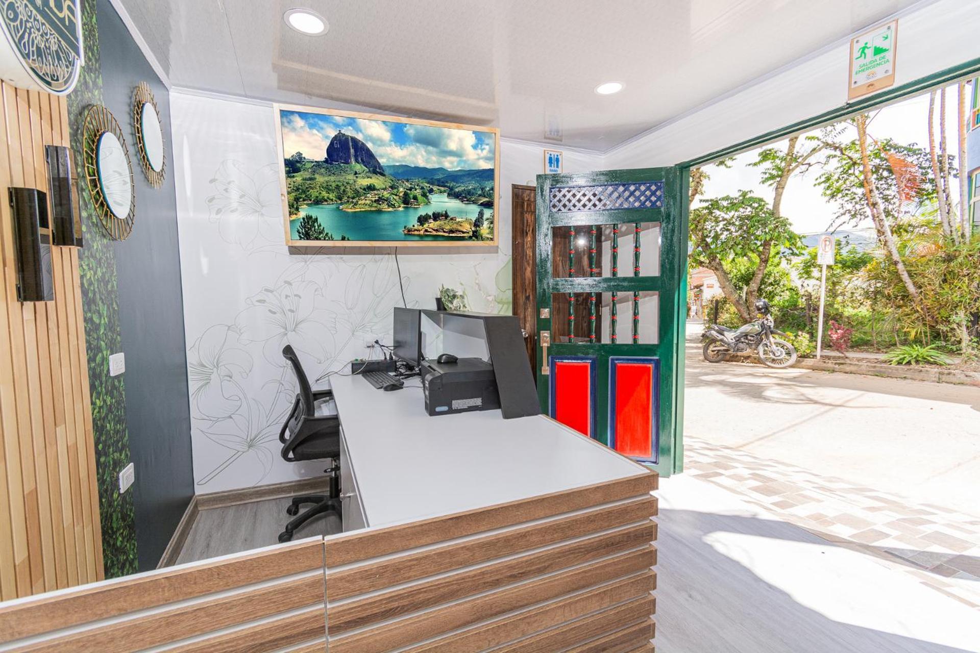 Nomada Hotel Guatape Exterior photo